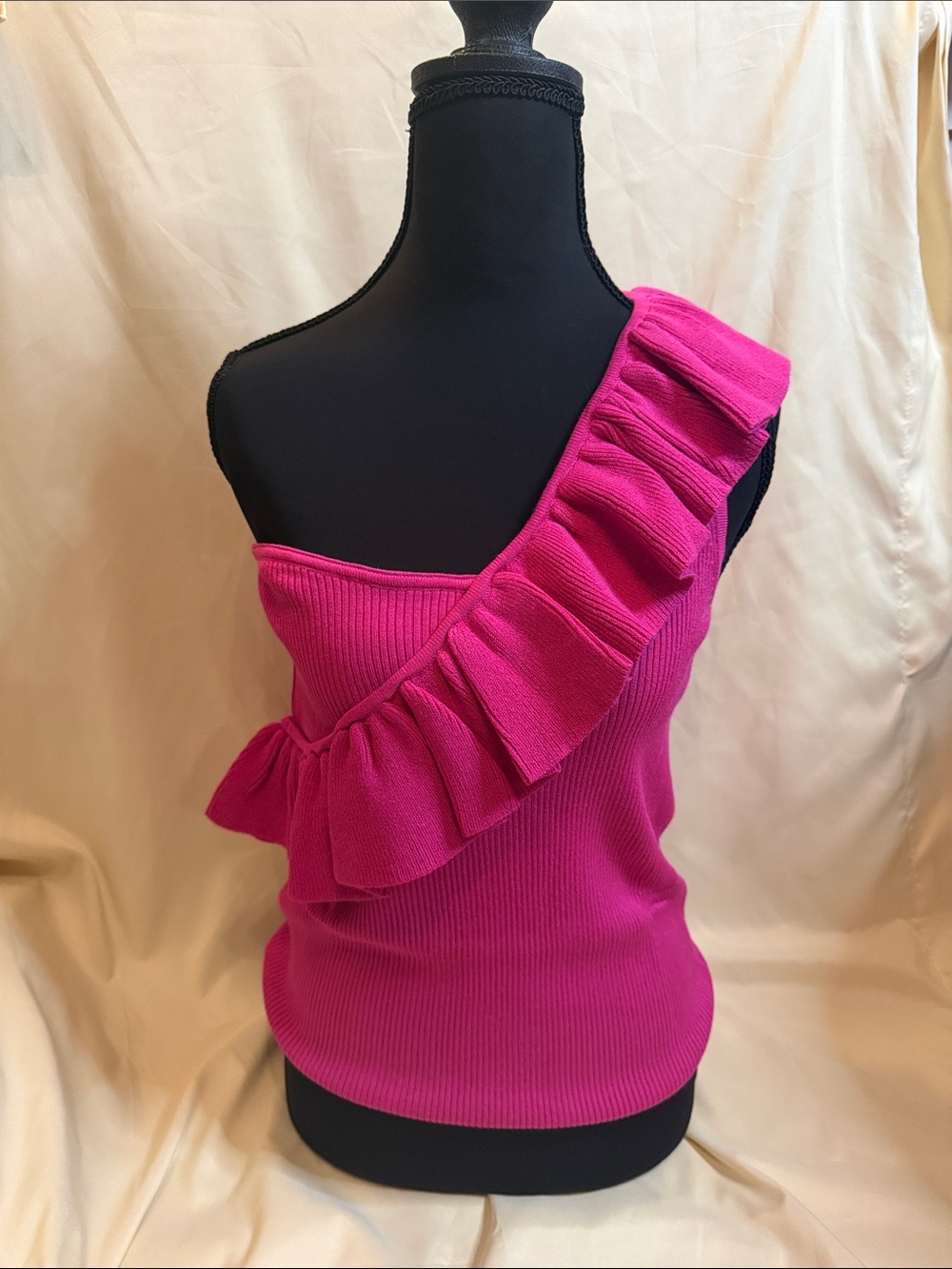 sofia by sofia vergara One-Shoulder Ruffle Sweater Tank in Bright Pink
